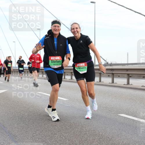 03.10.2025 - Köhlbrandbrückenlauf Lena Gebhardt http://msf.ph/oto/9198060 03.10.2025 15:33:20 Position 1 8914, 8917 meine-sportfotos.de