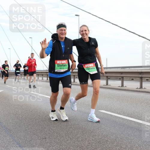 03.10.2025 - Köhlbrandbrückenlauf Lena Gebhardt http://msf.ph/oto/9198062 03.10.2025 15:33:20 Position 1 8914, 8917 meine-sportfotos.de