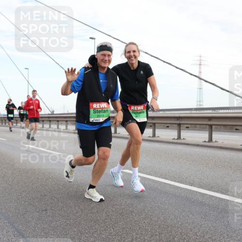 03.10.2025 - Köhlbrandbrückenlauf Lena Gebhardt http://msf.ph/oto/9198063 03.10.2025 15:33:20 Position 1 8914, 8917 meine-sportfotos.de