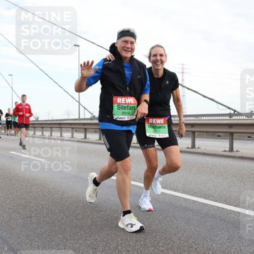 03.10.2025 - Köhlbrandbrückenlauf Lena Gebhardt http://msf.ph/oto/9198064 03.10.2025 15:33:21 Position 1 8914, 8917 meine-sportfotos.de