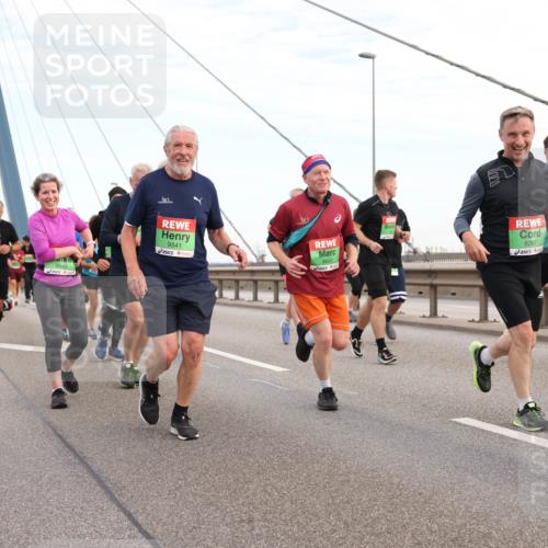 03.10.2025 - Köhlbrandbrückenlauf Lena Gebhardt http://msf.ph/oto/9198078 03.10.2025 15:33:24 Position 1 06, 9541, 9540, 8654, 8367 meine-sportfotos.de