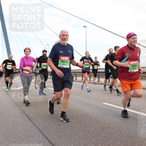 03.10.2025 - Köhlbrandbrückenlauf Lena Gebhardt http://msf.ph/oto/9198083 03.10.2025 15:33:25 Position 1 9541, 8654 meine-sportfotos.de
