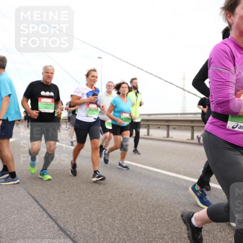 03.10.2025 - Köhlbrandbrückenlauf Lena Gebhardt http://msf.ph/oto/9198094 03.10.2025 15:33:28 Position 1 9540 meine-sportfotos.de