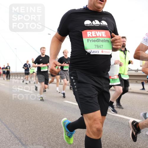 03.10.2025 - Köhlbrandbrückenlauf Lena Gebhardt http://msf.ph/oto/9198101 03.10.2025 15:33:29 Position 1 7847, 7580 meine-sportfotos.de