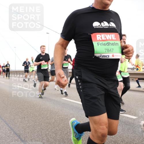03.10.2025 - Köhlbrandbrückenlauf Lena Gebhardt http://msf.ph/oto/9198102 03.10.2025 15:33:29 Position 1 7847 meine-sportfotos.de