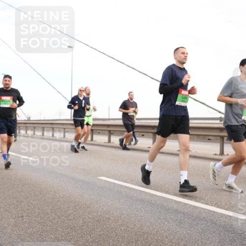 03.10.2025 - Köhlbrandbrückenlauf Lena Gebhardt http://msf.ph/oto/9198110 03.10.2025 15:33:30 Position 1  meine-sportfotos.de