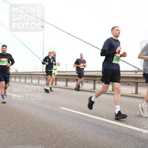 03.10.2025 - Köhlbrandbrückenlauf Lena Gebhardt http://msf.ph/oto/9198111 03.10.2025 15:33:30 Position 1 8456 meine-sportfotos.de