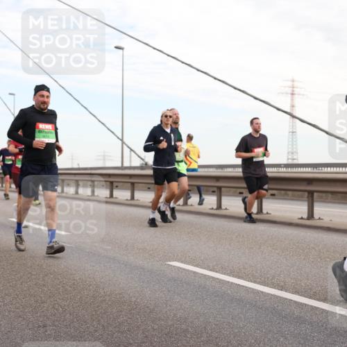 03.10.2025 - Köhlbrandbrückenlauf Lena Gebhardt http://msf.ph/oto/9198113 03.10.2025 15:33:31 Position 1 9014, 8456 meine-sportfotos.de
