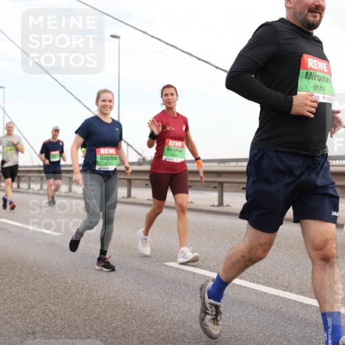 03.10.2025 - Köhlbrandbrückenlauf Lena Gebhardt http://msf.ph/oto/9198124 03.10.2025 15:33:32 Position 1 8504, 9069, 9014 meine-sportfotos.de