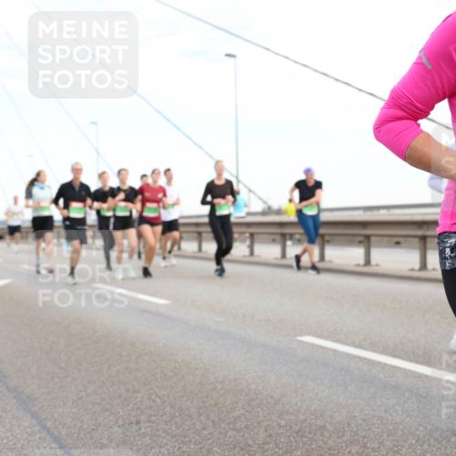 03.10.2025 - Köhlbrandbrückenlauf Lena Gebhardt http://msf.ph/oto/9198161 03.10.2025 15:33:40 Position 1 843 meine-sportfotos.de