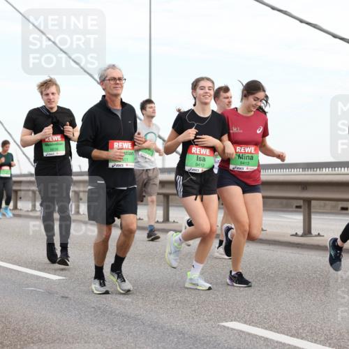 03.10.2025 - Köhlbrandbrückenlauf Lena Gebhardt http://msf.ph/oto/9198167 03.10.2025 15:33:42 Position 1 8838, 411, 9412, 9413, 9414, 8080 meine-sportfotos.de