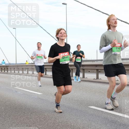 03.10.2025 - Köhlbrandbrückenlauf Lena Gebhardt http://msf.ph/oto/9198186 03.10.2025 15:33:45 Position 1 9622, 962 meine-sportfotos.de