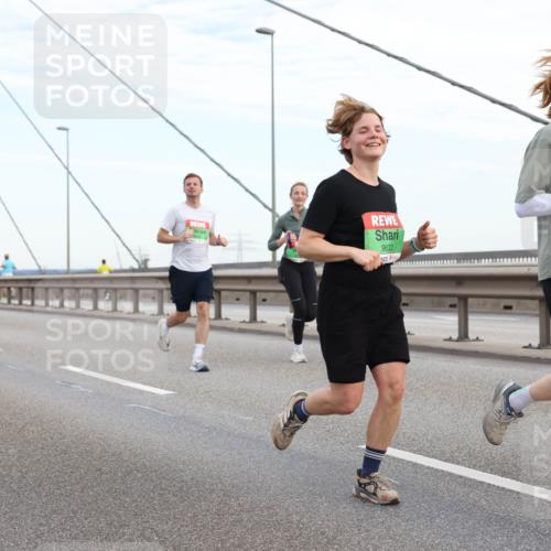 03.10.2025 - Köhlbrandbrückenlauf Lena Gebhardt http://msf.ph/oto/9198187 03.10.2025 15:33:46 Position 1 9622, 9621 meine-sportfotos.de