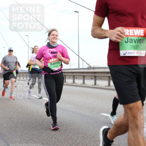03.10.2025 - Köhlbrandbrückenlauf Lena Gebhardt http://msf.ph/oto/9198206 03.10.2025 15:33:50 Position 1 7649, 7637 meine-sportfotos.de