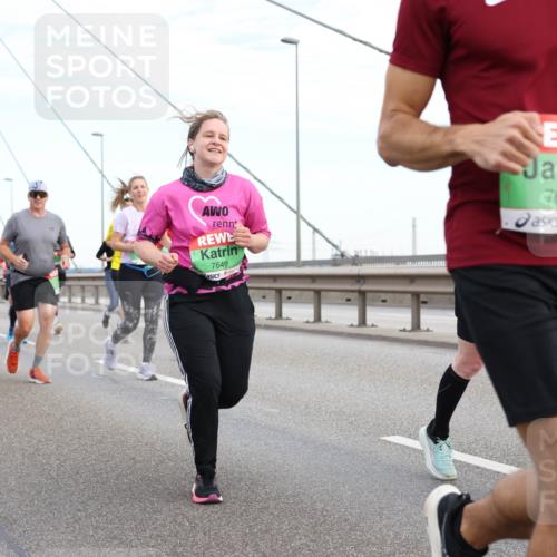 03.10.2025 - Köhlbrandbrückenlauf Lena Gebhardt http://msf.ph/oto/9198207 03.10.2025 15:33:50 Position 1 7649, 7637 meine-sportfotos.de