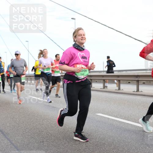 03.10.2025 - Köhlbrandbrückenlauf Lena Gebhardt http://msf.ph/oto/9198209 03.10.2025 15:33:50 Position 1 7649, 9606 meine-sportfotos.de