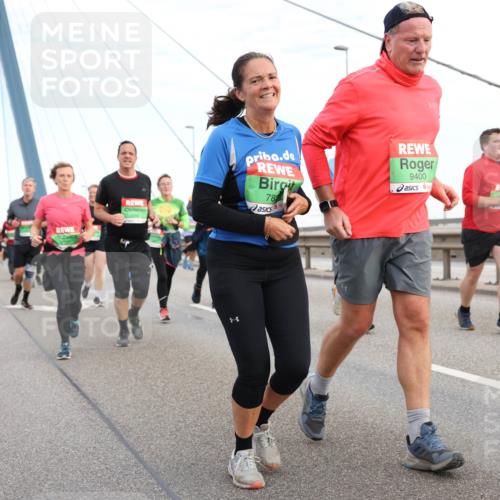03.10.2025 - Köhlbrandbrückenlauf Lena Gebhardt http://msf.ph/oto/9198238 03.10.2025 15:33:56 Position 1 78, 9400 meine-sportfotos.de