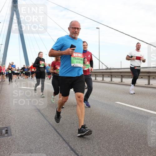 03.10.2025 - Köhlbrandbrückenlauf Lena Gebhardt http://msf.ph/oto/9198267 03.10.2025 15:34:03 Position 1 8124, 10 meine-sportfotos.de