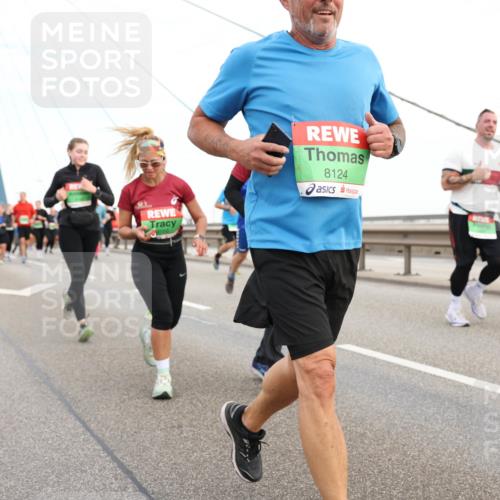 03.10.2025 - Köhlbrandbrückenlauf Lena Gebhardt http://msf.ph/oto/9198268 03.10.2025 15:34:03 Position 1 8124 meine-sportfotos.de
