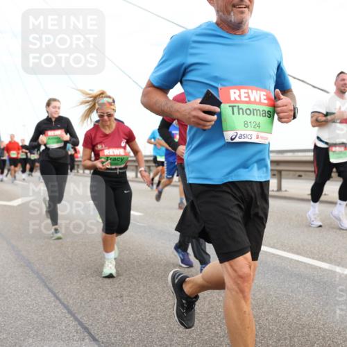 03.10.2025 - Köhlbrandbrückenlauf Lena Gebhardt http://msf.ph/oto/9198269 03.10.2025 15:34:03 Position 1 8124 meine-sportfotos.de