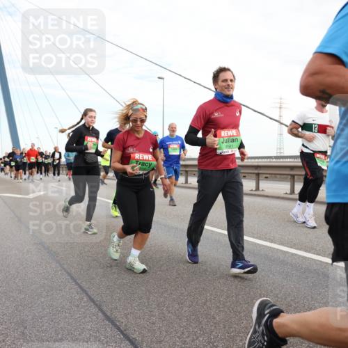 03.10.2025 - Köhlbrandbrückenlauf Lena Gebhardt http://msf.ph/oto/9198270 03.10.2025 15:34:04 Position 1 3 meine-sportfotos.de