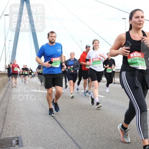 03.10.2025 - Köhlbrandbrückenlauf Lena Gebhardt http://msf.ph/oto/9198299 03.10.2025 15:34:09 Position 1 9252, 7796 meine-sportfotos.de