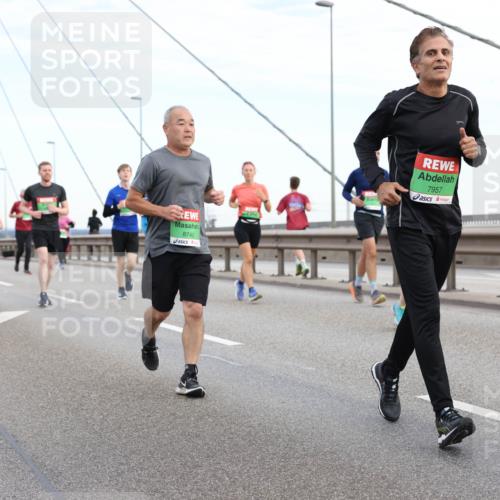 03.10.2025 - Köhlbrandbrückenlauf Lena Gebhardt http://msf.ph/oto/9198318 03.10.2025 15:34:12 Position 1 8742, 7957 meine-sportfotos.de