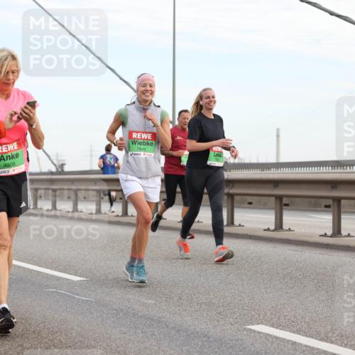 03.10.2025 - Köhlbrandbrückenlauf Lena Gebhardt http://msf.ph/oto/9198371 03.10.2025 15:34:24 Position 1 9309, 7845 meine-sportfotos.de
