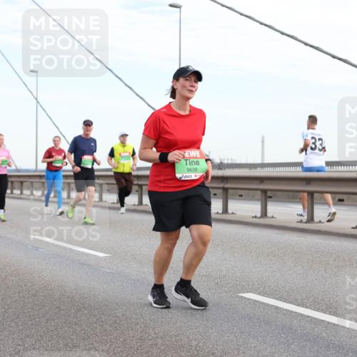 03.10.2025 - Köhlbrandbrückenlauf Lena Gebhardt http://msf.ph/oto/9198392 03.10.2025 15:34:30 Position 1 9639, 33 meine-sportfotos.de