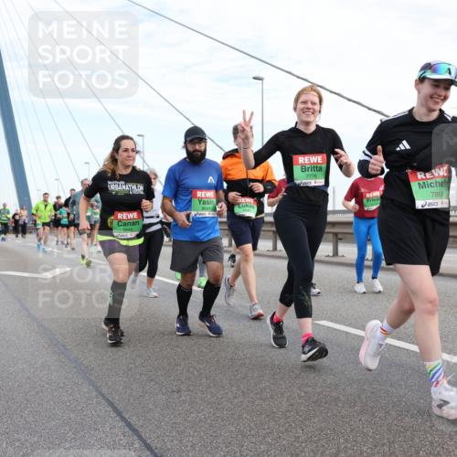 03.10.2025 - Köhlbrandbrückenlauf Lena Gebhardt http://msf.ph/oto/9198413 03.10.2025 15:34:35 Position 1 9641, 9640, 7776, 7868, 7861 meine-sportfotos.de