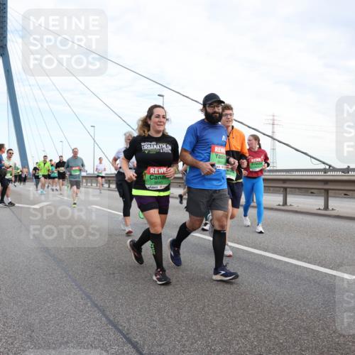 03.10.2025 - Köhlbrandbrückenlauf Lena Gebhardt http://msf.ph/oto/9198419 03.10.2025 15:34:36 Position 1 9641, 9640, 7776 meine-sportfotos.de