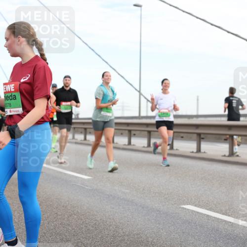 03.10.2025 - Köhlbrandbrückenlauf Lena Gebhardt http://msf.ph/oto/9198432 03.10.2025 15:34:39 Position 1 8379, 8378 meine-sportfotos.de