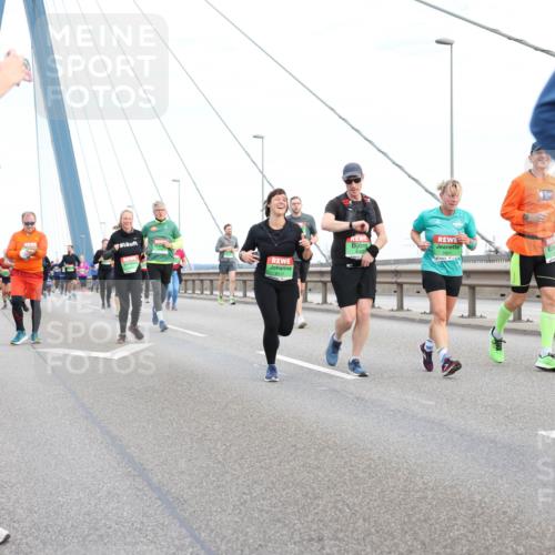 03.10.2025 - Köhlbrandbrückenlauf Lena Gebhardt http://msf.ph/oto/9198446 03.10.2025 15:34:42 Position 1 8379, 2025, 8117 meine-sportfotos.de