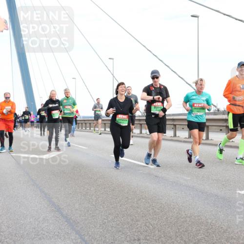 03.10.2025 - Köhlbrandbrückenlauf Lena Gebhardt http://msf.ph/oto/9198447 03.10.2025 15:34:42 Position 1 8379, 2025, 8117, 7461 meine-sportfotos.de