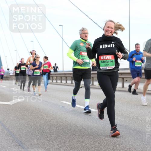 03.10.2025 - Köhlbrandbrückenlauf Lena Gebhardt http://msf.ph/oto/9198461 03.10.2025 15:34:44 Position 1 9081 meine-sportfotos.de