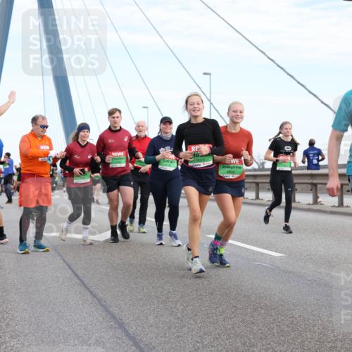 03.10.2025 - Köhlbrandbrückenlauf Lena Gebhardt http://msf.ph/oto/9198485 03.10.2025 15:34:50 Position 1 9615, 9616, 0, 8570 meine-sportfotos.de