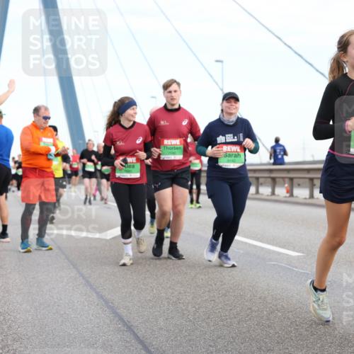 03.10.2025 - Köhlbrandbrückenlauf Lena Gebhardt http://msf.ph/oto/9198490 03.10.2025 15:34:51 Position 1 9142, 9615, 961 meine-sportfotos.de