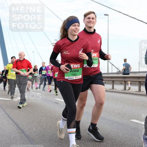 03.10.2025 - Köhlbrandbrückenlauf Lena Gebhardt http://msf.ph/oto/9198503 03.10.2025 15:34:53 Position 1 7680, 0, 9142 meine-sportfotos.de