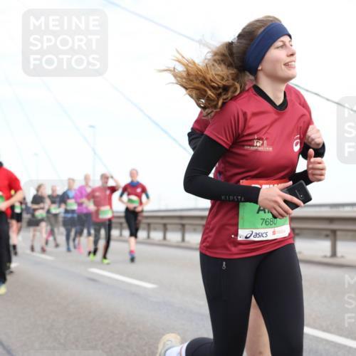 03.10.2025 - Köhlbrandbrückenlauf Lena Gebhardt http://msf.ph/oto/9198505 03.10.2025 15:34:54 Position 1 7680 meine-sportfotos.de