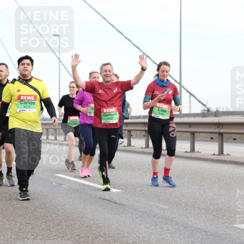 03.10.2025 - Köhlbrandbrückenlauf Lena Gebhardt http://msf.ph/oto/9198512 03.10.2025 15:34:55 Position 1 8274, 9497, 9498 meine-sportfotos.de
