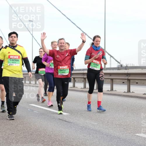 03.10.2025 - Köhlbrandbrückenlauf Lena Gebhardt http://msf.ph/oto/9198513 03.10.2025 15:34:55 Position 1 8274, 9497, 9498 meine-sportfotos.de