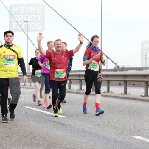 03.10.2025 - Köhlbrandbrückenlauf Lena Gebhardt http://msf.ph/oto/9198514 03.10.2025 15:34:55 Position 1 8274, 7878, 9497, 9498 meine-sportfotos.de