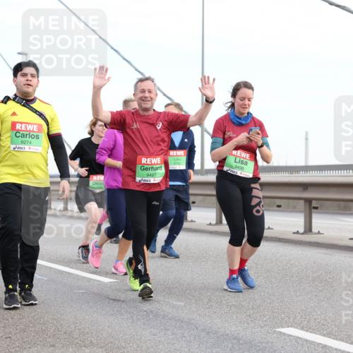 03.10.2025 - Köhlbrandbrückenlauf Lena Gebhardt http://msf.ph/oto/9198515 03.10.2025 15:34:56 Position 1 7752, 8274, 9497, 9732, 9498 meine-sportfotos.de