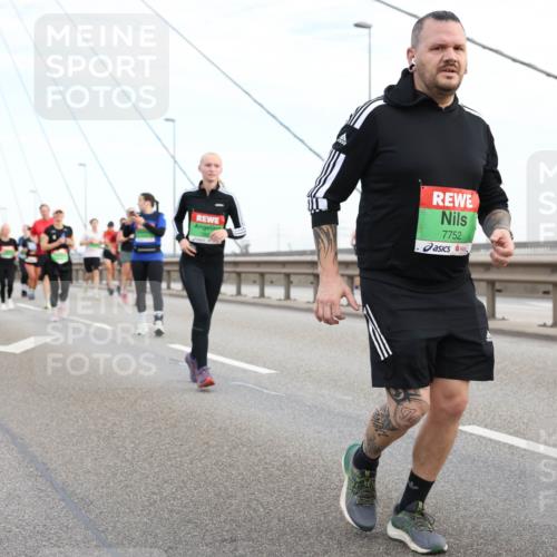 03.10.2025 - Köhlbrandbrückenlauf Lena Gebhardt http://msf.ph/oto/9198531 03.10.2025 15:34:59 Position 1 7752 meine-sportfotos.de