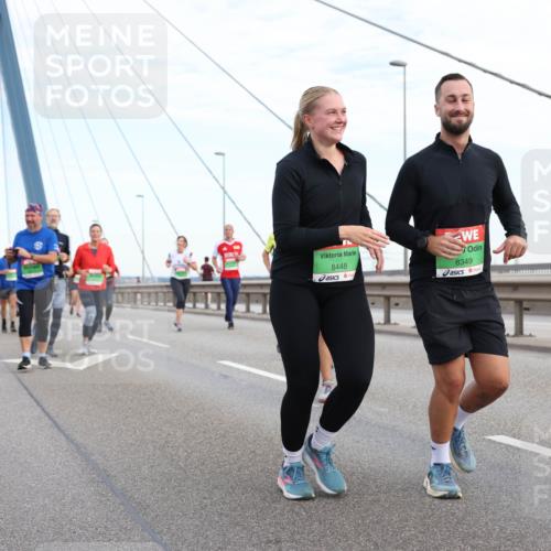 03.10.2025 - Köhlbrandbrückenlauf Lena Gebhardt http://msf.ph/oto/9198571 03.10.2025 15:35:11 Position 1 8448, 8349, 8516 meine-sportfotos.de