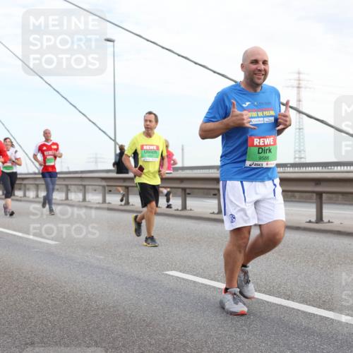 03.10.2025 - Köhlbrandbrückenlauf Lena Gebhardt http://msf.ph/oto/9198579 03.10.2025 15:35:12 Position 1 9586 meine-sportfotos.de