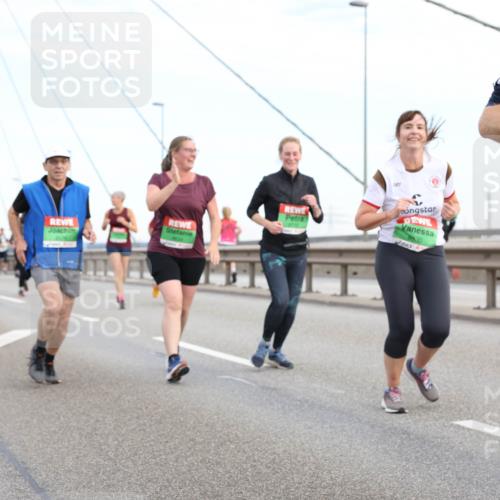 03.10.2025 - Köhlbrandbrückenlauf Lena Gebhardt http://msf.ph/oto/9198593 03.10.2025 15:35:15 Position 1 8930, 8 meine-sportfotos.de