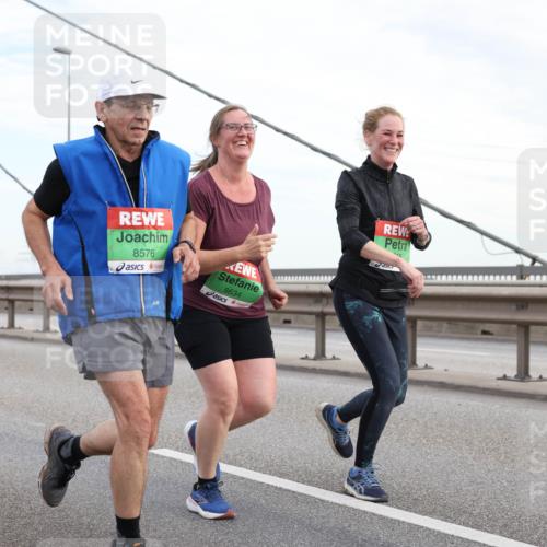 03.10.2025 - Köhlbrandbrückenlauf Lena Gebhardt http://msf.ph/oto/9198602 03.10.2025 15:35:17 Position 1 8576, 8634, 996 meine-sportfotos.de