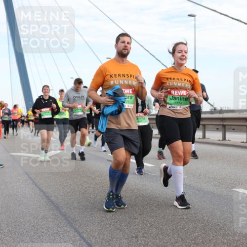 03.10.2025 - Köhlbrandbrückenlauf Lena Gebhardt http://msf.ph/oto/9198622 03.10.2025 15:35:20 Position 1 73, 7774 meine-sportfotos.de