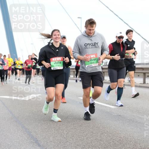 03.10.2025 - Köhlbrandbrückenlauf Lena Gebhardt http://msf.ph/oto/9198627 03.10.2025 15:35:22 Position 1 7741, 7909 meine-sportfotos.de